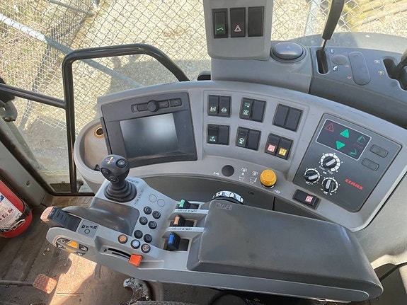 CLAAS Arion 540 Cebis 8 of 10