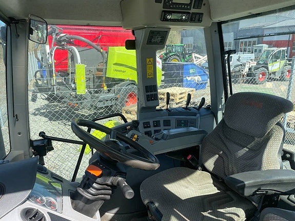 CLAAS Arion 540 Cebis 7 of 10