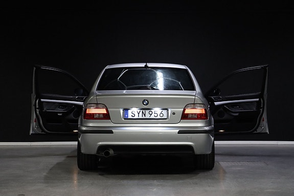 BMW 530i 7 of 21