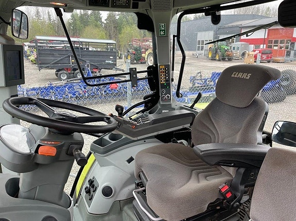 CLAAS Arion 630 Hexashift 8 of 13
