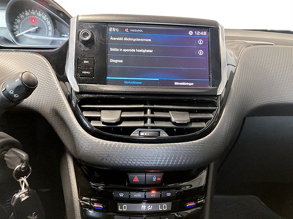 Peugeot 2008 9 of 15