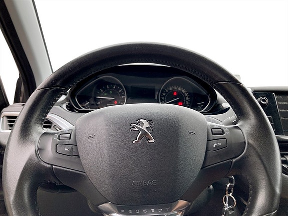 Peugeot 2008 7 of 15