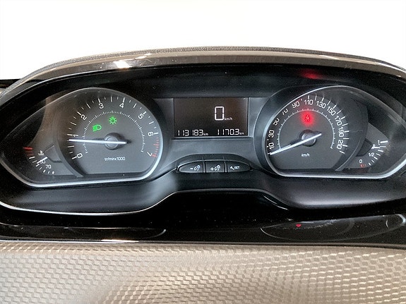 Peugeot 2008 8 of 15
