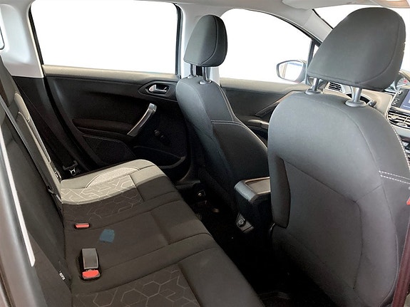 Peugeot 2008 12 of 15