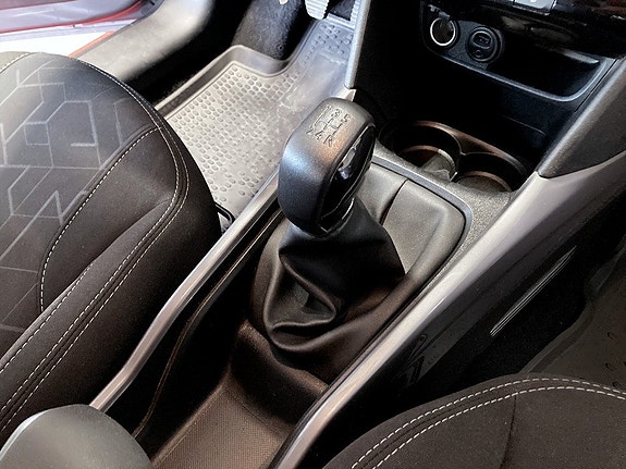 Peugeot 2008 10 of 15