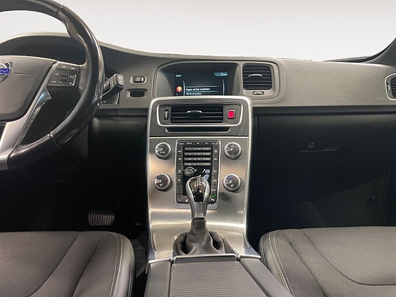 Volvo V60 Cross Country 11 of 25