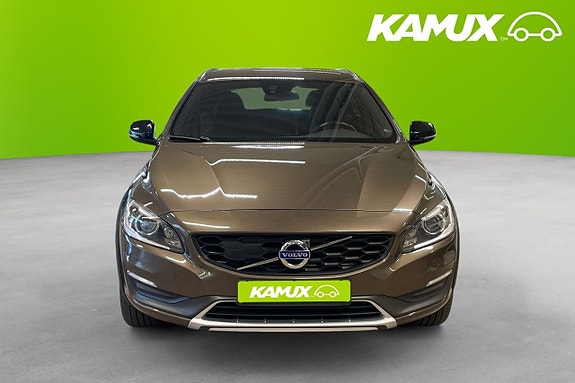Volvo V60 Cross Country 6 of 25