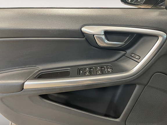 Volvo V60 Cross Country 25 of 25