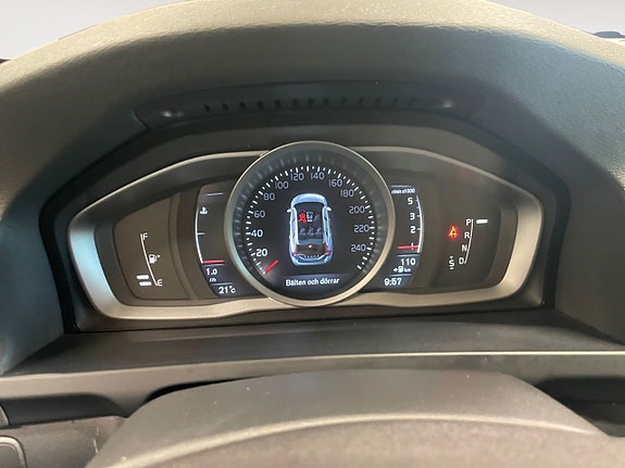 Volvo V60 Cross Country 12 of 25