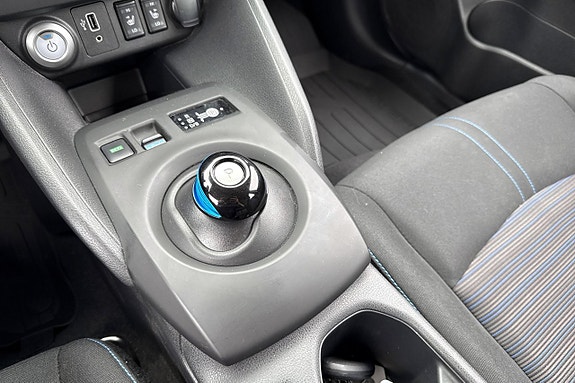 Nissan Leaf 12 of 12