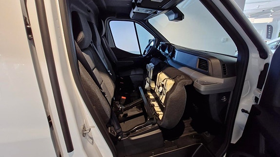 Nissan Interstar 12 of 12
