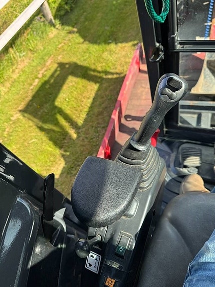 New Holland E 26 C 10 of 21