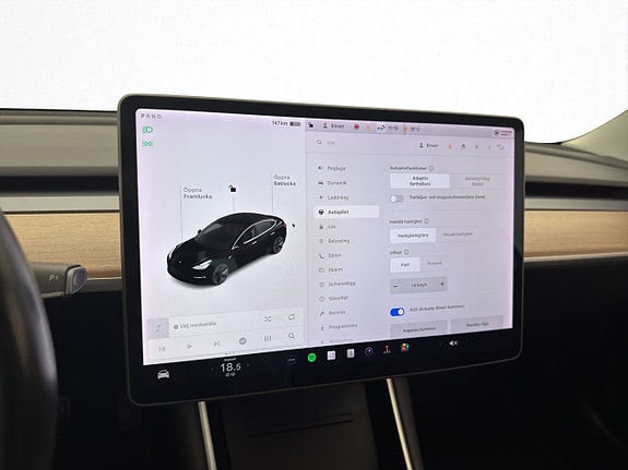 Tesla Model 3 16 of 30