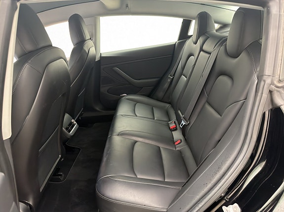 Tesla Model 3 24 of 30
