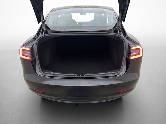 Tesla Model 3 8 of 30