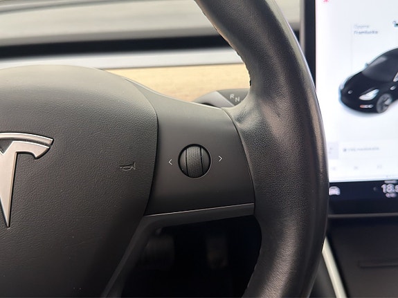 Tesla Model 3 27 of 30
