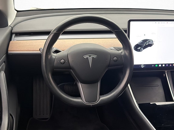 Tesla Model 3 11 of 30
