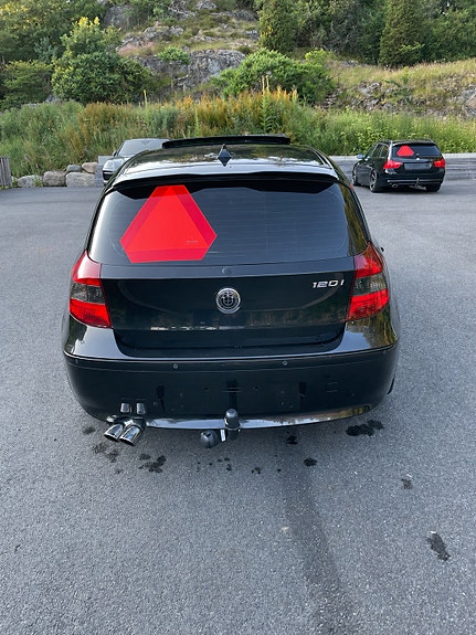 BMW 120i 6 of 9