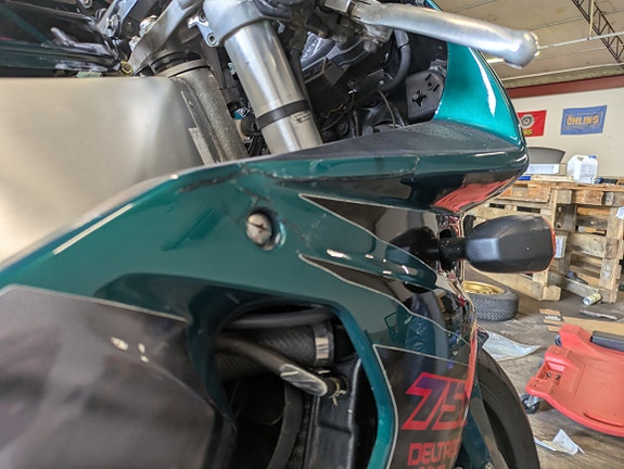 Yamaha YZF750R 3 of 7