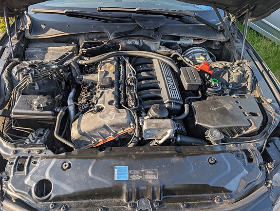 BMW 523i 6 of 6