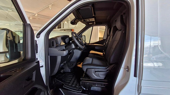 Nissan Interstar 10 of 12