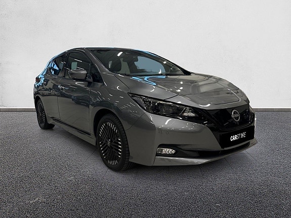 Nissan Leaf 3 of 5