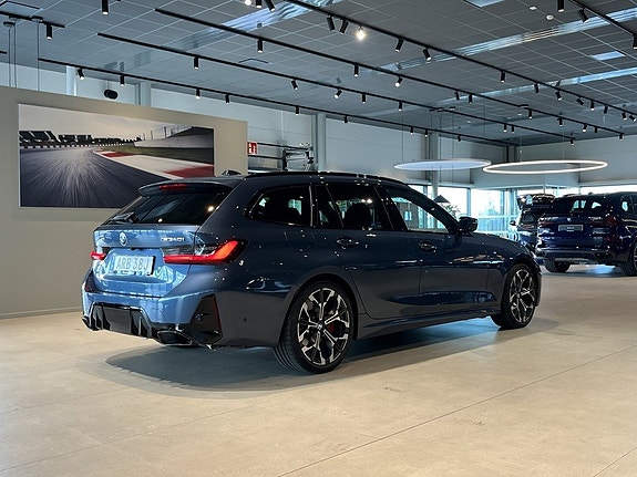 BMW M340i 4 of 5