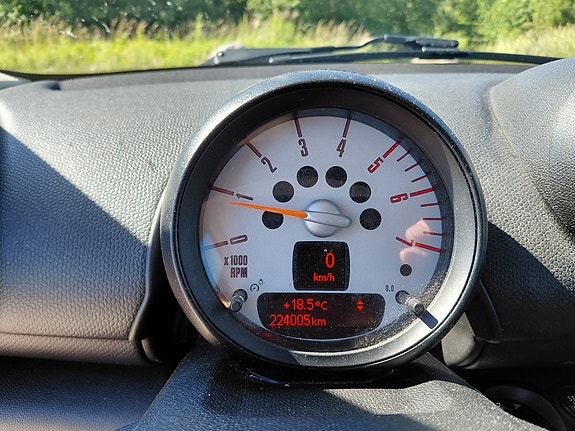 MINI Countryman Cooper D 6 of 8