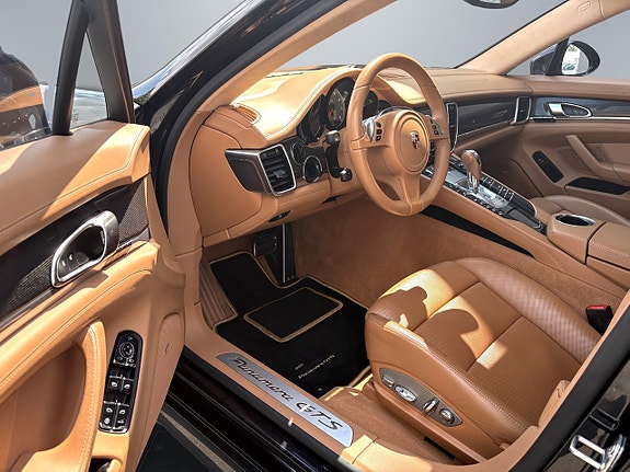 Porsche Panamera GTS 8 of 12