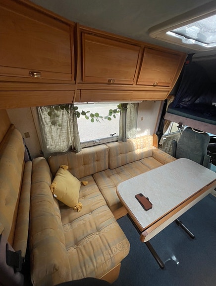 Fiat Husbil uthyres | 4 bäddar | Semester & campingliv 2 of 5