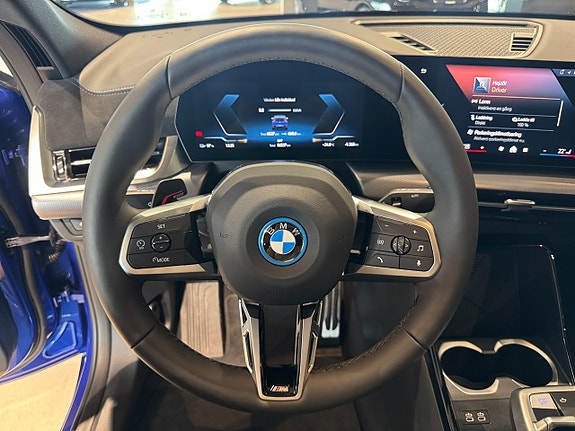 BMW iX2 9 of 17
