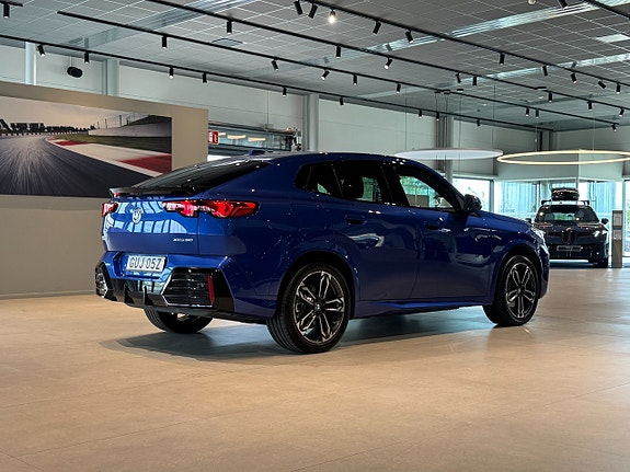 BMW iX2 4 of 5