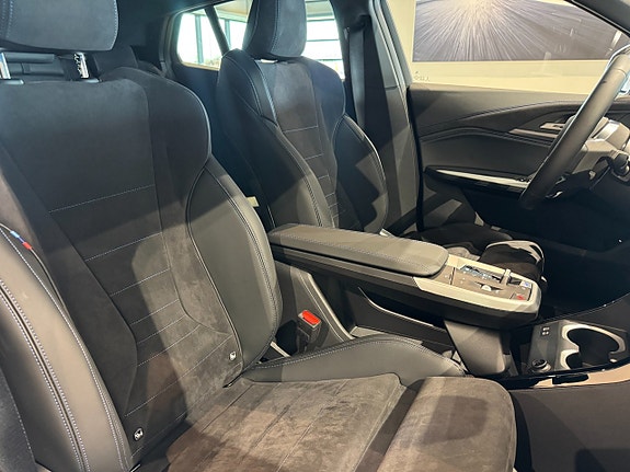 BMW iX2 13 of 17