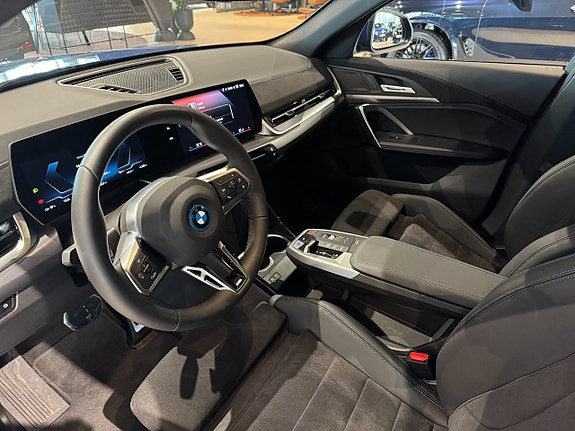 BMW iX2 7 of 17