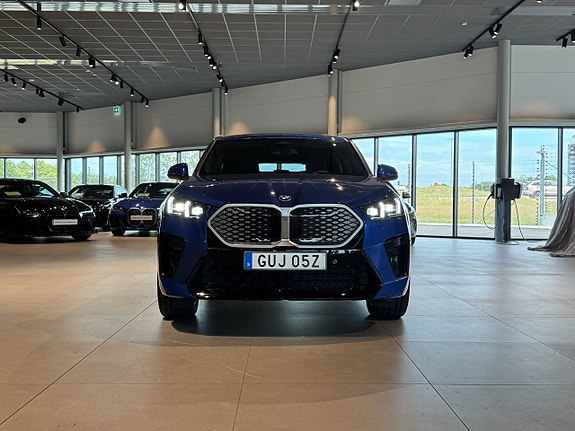BMW iX2 2 of 5