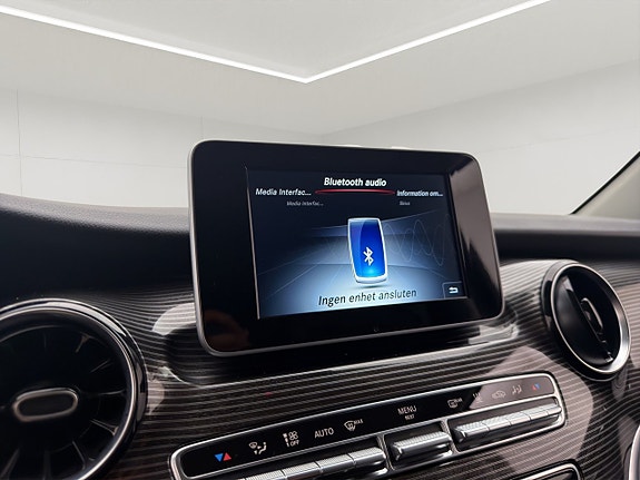 Mercedes-Benz V300 d 23 of 30