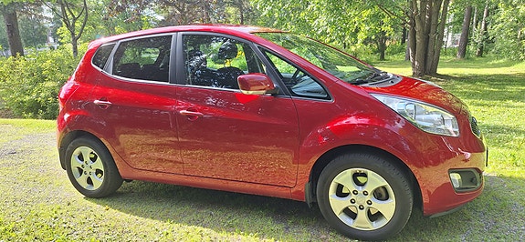 Kia Venga 2 of 5