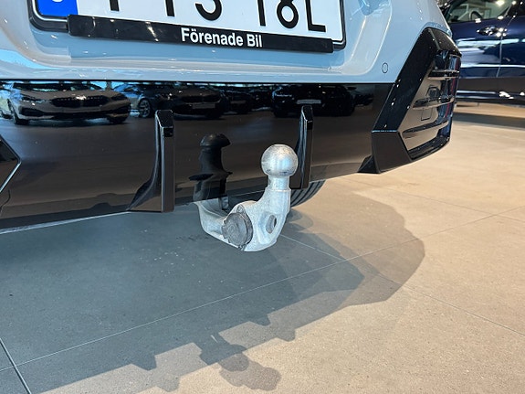 BMW iX2 6 of 20