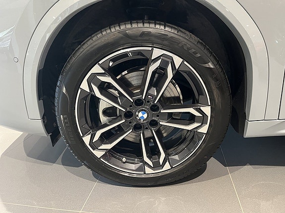 BMW iX2 5 of 20