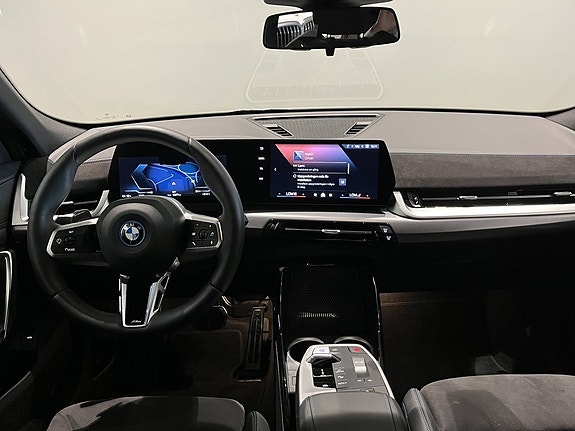 BMW iX2 13 of 20