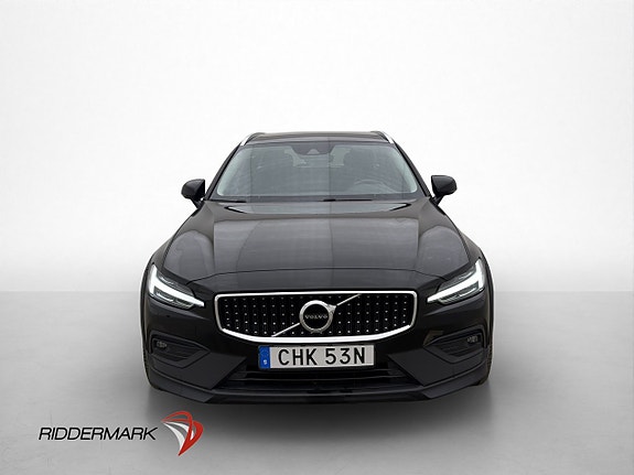 Volvo V60 Cross Country 2 of 5