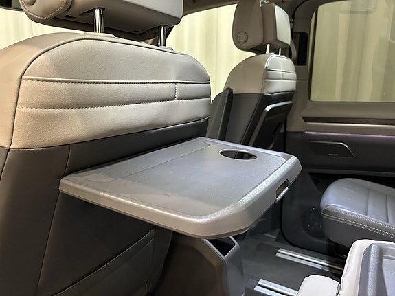 Volkswagen Multivan 10 of 20