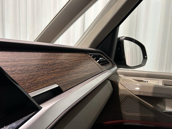 Volkswagen Multivan 18 of 20