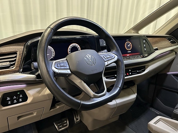 Volkswagen Multivan 13 of 20