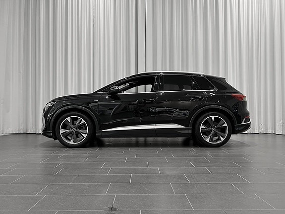 Audi Q4 e-tron 2 of 5
