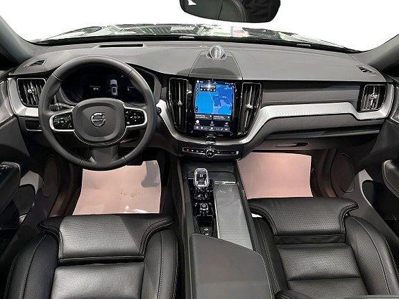 Volvo XC60 8 of 25