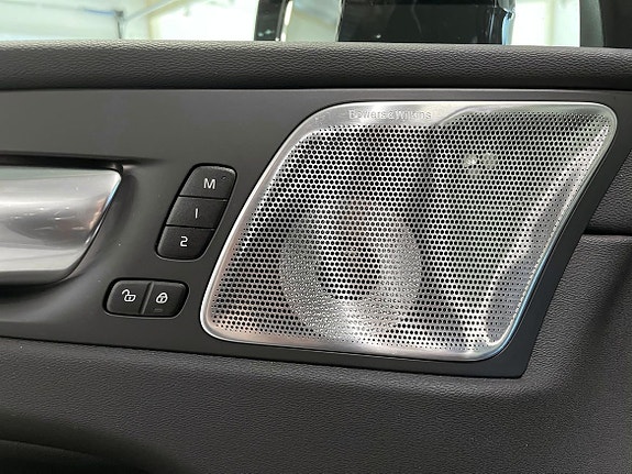 Volvo XC60 17 of 25
