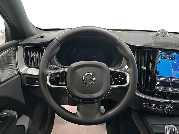Volvo XC60 9 of 25