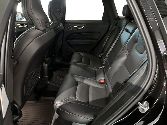 Volvo XC60 7 of 25