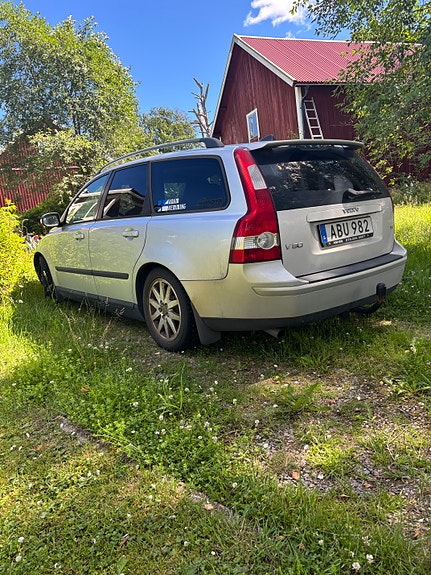 Volvo V50 4 of 5